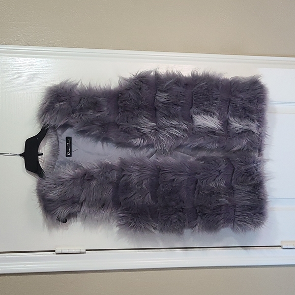 Faux Fur Vest - Picture 3 of 3